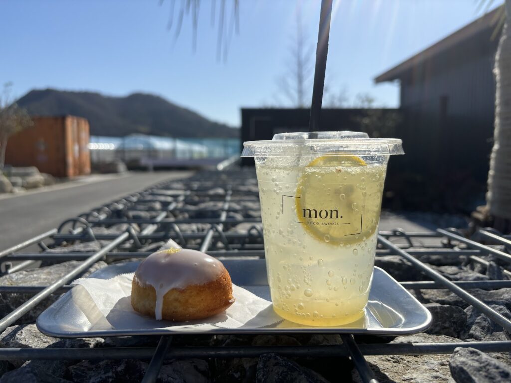 近江八幡mon.のレモンスカッシュとレモンケーキ